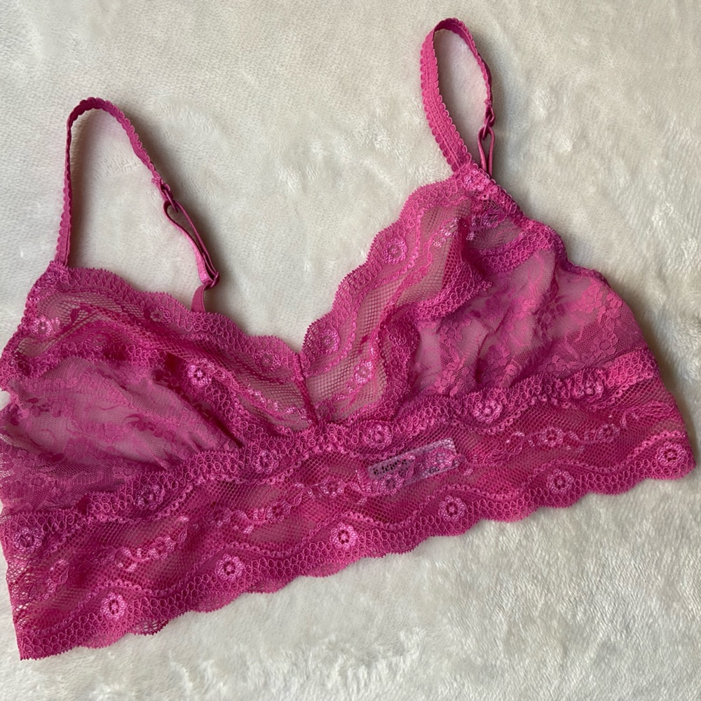 B. Tempt'd Hot Pink Lace Bralette by Wacoal L (juniors)